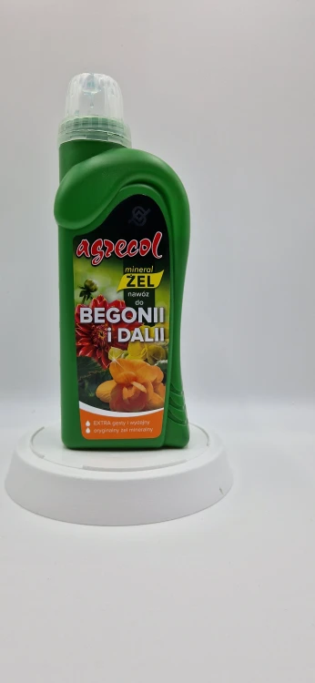 Begonie i Dalie Przód (20260120_135614.jpg): Nawóz mineralny w żelu do begonii i dalii Agrecol Mineral Żel w zielonej butelce.