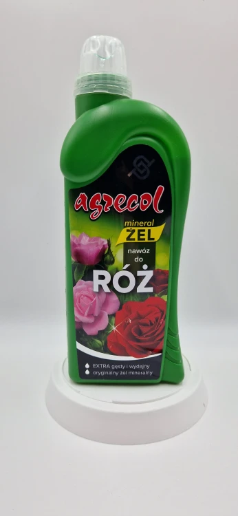 Przód (20260120_140608.jpg): Skoncentrowany nawóz Mineral Żel do róż Agrecol w zielonej butelce.