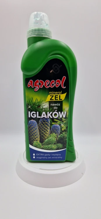 Przód (20260120_140305.jpg): Nawóz Mineral Żel do iglaków Agrecol w zielonej butelce 1 L.