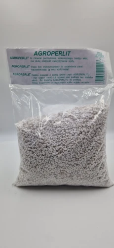 2L (20260121_114747.jpg): Agroperlit 2L minerał wulkaniczny spulchniający ziemię i zatrzymujący wodę.