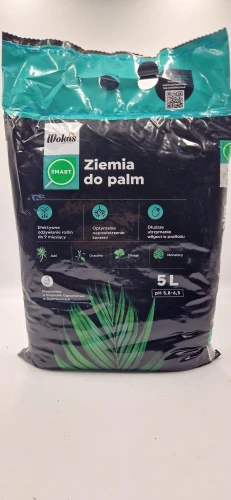 Przód opakowania: Opakowanie podłoża Wokas SMART do palm, juk i dracen z liściem palmy.