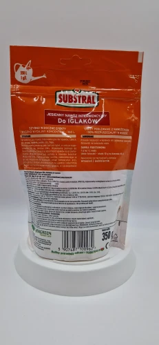 Instrukcja stosowania jesiennego nawozu do iglaków Substral i tabela dawkowania na odwrocie.