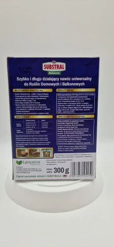 Tył opakowania (z dużą ilością tekstu): Tył pudełka nawozu uniwersalnego z instrukcją dawkowania, składem i zasadami bezpieczeństwa.