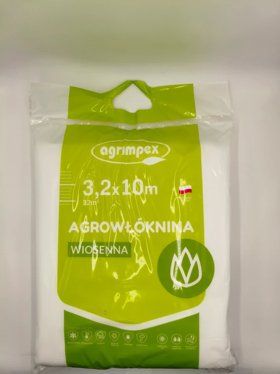 Duży pakiet agrowłókniny 3,2x10m zapewnia 32m2 ochrony przed mrozem.