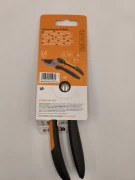 Tył opakowania sekatora P321 prezentuje system SoftGrip i ostrze do świeżego drewna.