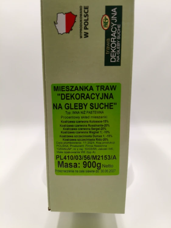 Etykieta boczna potwierdza wagę 900g i skład oparty na kostrzewie czerwonej.