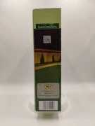 Bok pudełka z kodem QR kieruje do informacji o trawie gazonowej.