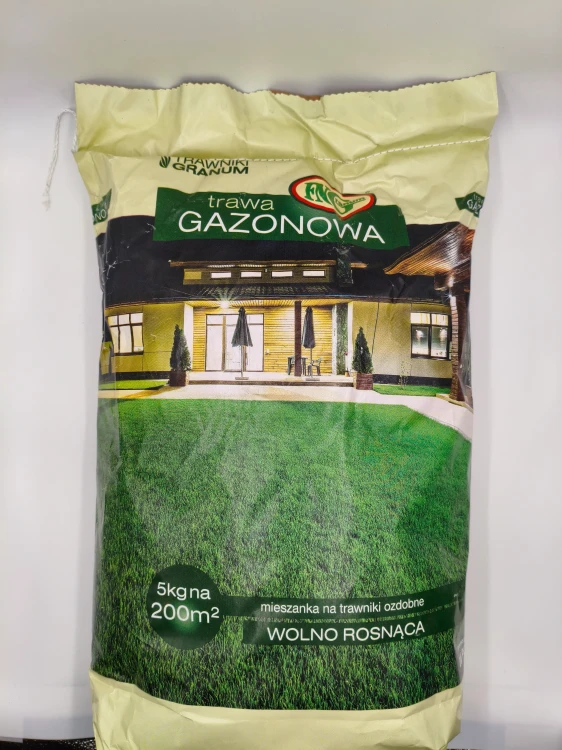 Duży worek trawy Gazonowej 5kg zapewnia gęstą darń na dużej powierzchni.