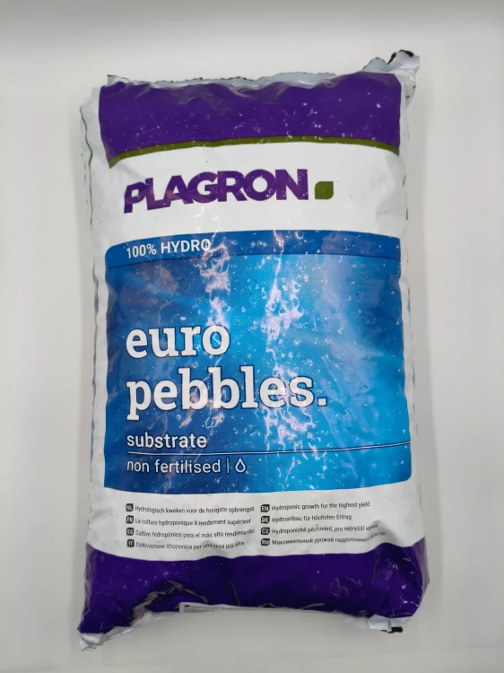 Front opakowania Plagron Euro Pebbles prezentuje niebiesko-fioletową szatę graficzną i oznaczenie nienawożonego podłoża hydroponicznego.