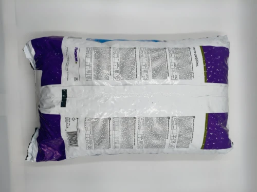Tył worka Plagron Euro Pebbles zawiera wielojęzyczne instrukcje oraz informacje o pojemności 10 litrów i wadze 4-5 kg.