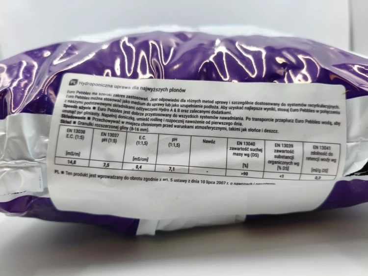 Etykieta keramzytu Plagron potwierdza frakcję 8-16 mm oraz wskazuje szczegółowe zastosowanie w systemach recyrkulacyjnych.