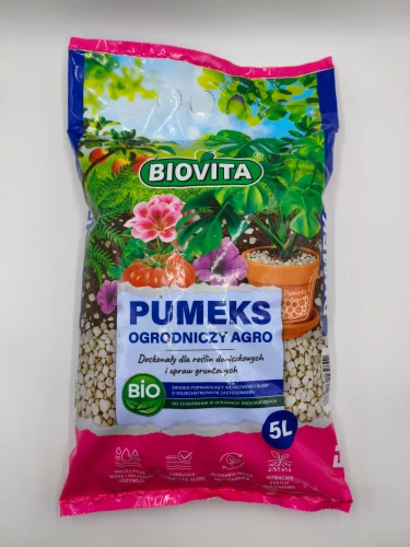 Mniejsze opakowanie 5L pumeksu BIOVITA posiada certyfikat BIO i ikony potwierdzające magazynowanie wody.