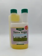 Butelka nawozu CANNA Terra Vega z wbudowaną miarką ułatwiającą dozowanie.