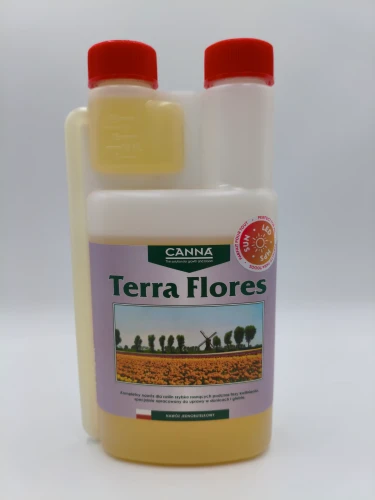 Front butelki nawozu CANNA Terra Flores na kwitnienie prezentuje malownicze pola żółtych kwiatów.