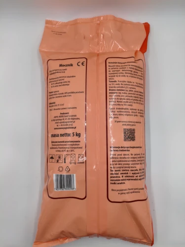 Odwrót 5-kilogramowego opakowania nawozu Mocznik zawierający skład chemiczny i zalecenia BHP.