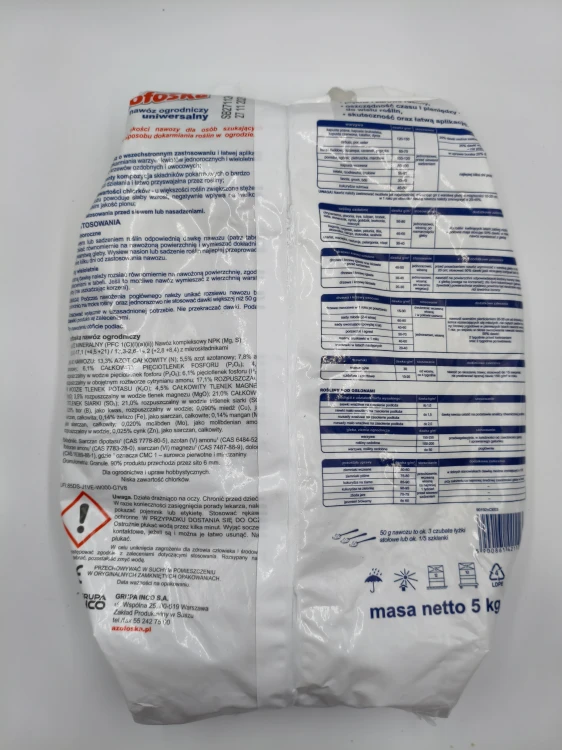 Tylna etykieta worka 5 kg nawozu AZOFOSKA z dokładnym składem chemicznym i ostrzeżeniami bezpieczeństwa.