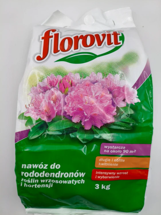 Przód opakowania nawozu do rododendronów, roślin wrzosowatych i hortensji Florovit 3 kg, wydajnego na około 90 metrów kwadratowych